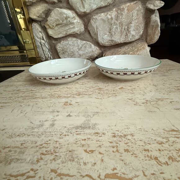 Hello kitty Christmas tree theme pasta bowls set of two - Picture 6 of 7